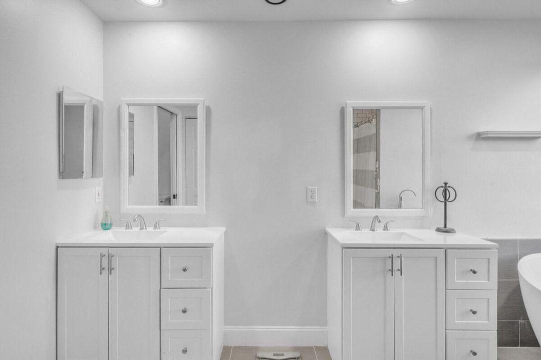 6 Primary Bath (2)