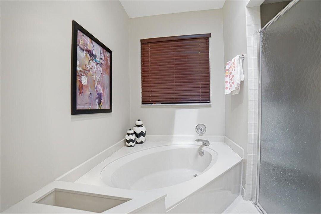 19-Bedroom1-Bathroom-B