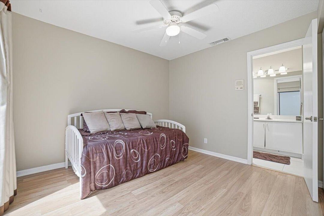 21-Bedroom2