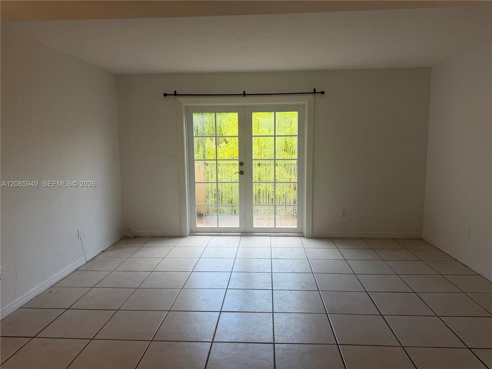 For Sale: $265,000 (2 beds, 2 baths, 1150 Square Feet)