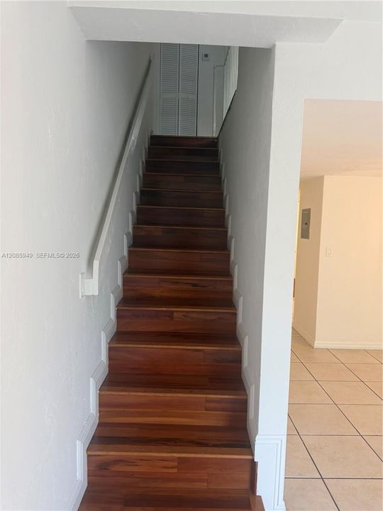 For Sale: $265,000 (2 beds, 2 baths, 1150 Square Feet)