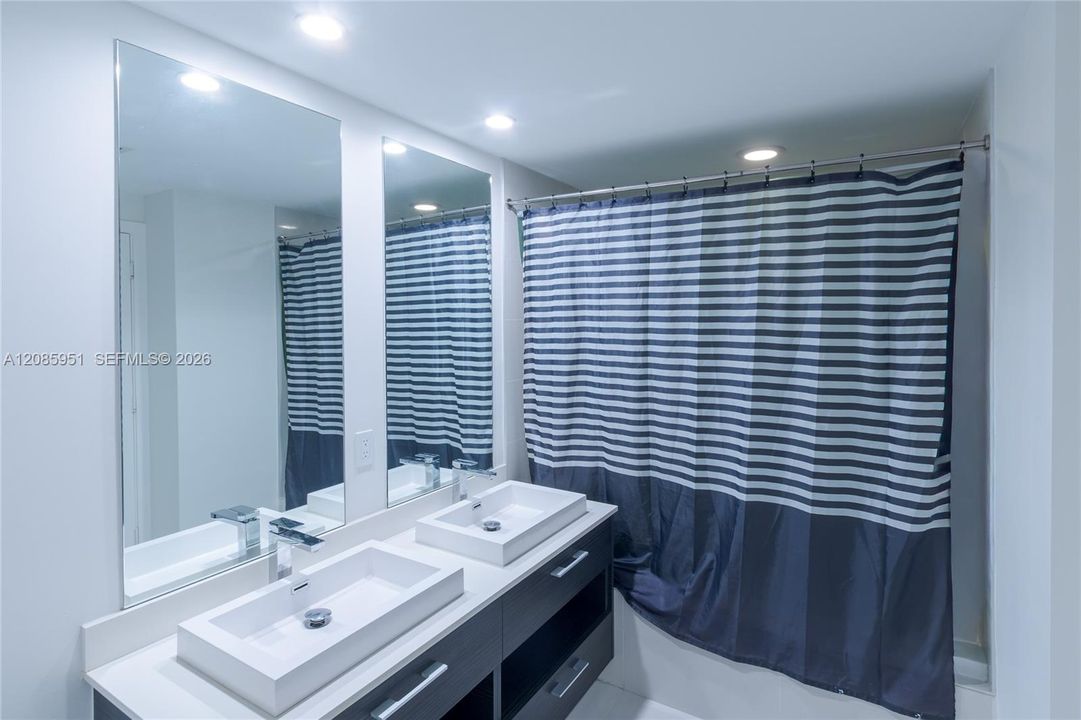 En Renta: $3,950 (1 camas, 2 baños, 852 Pies cuadrados)