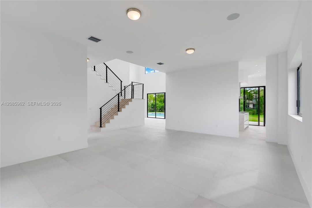 For Sale: $2,375,000 (5 beds, 5 baths, 3813 Square Feet)