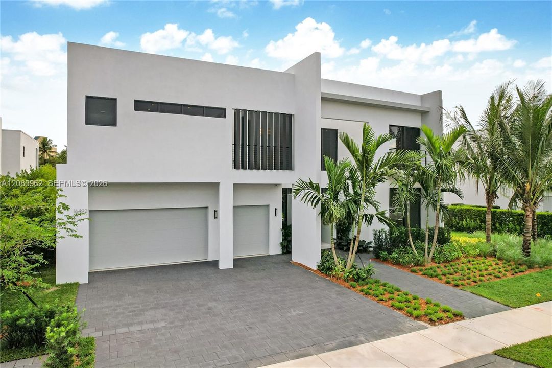 For Sale: $2,375,000 (5 beds, 5 baths, 3813 Square Feet)