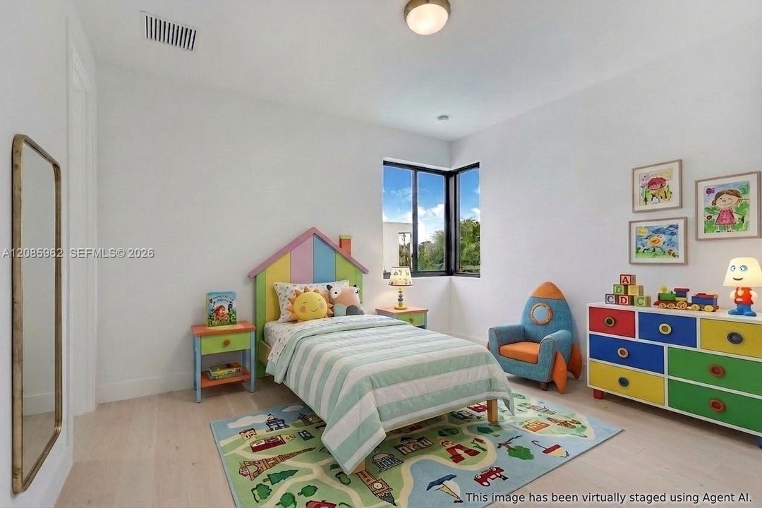 For Sale: $2,375,000 (5 beds, 5 baths, 3813 Square Feet)