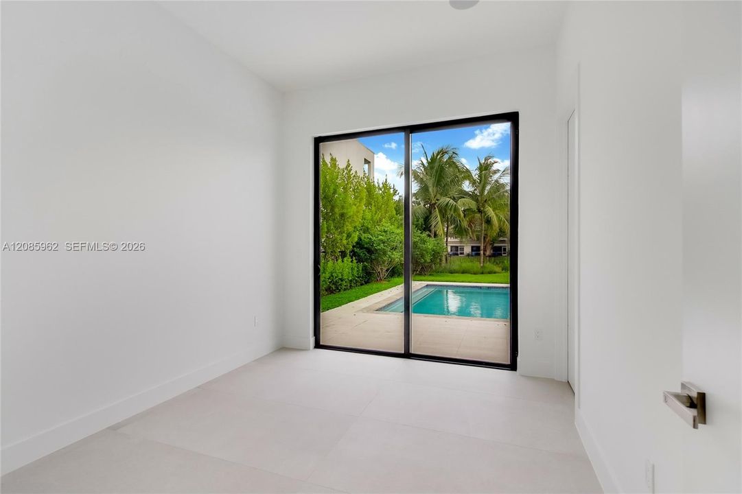 For Sale: $2,375,000 (5 beds, 5 baths, 3813 Square Feet)