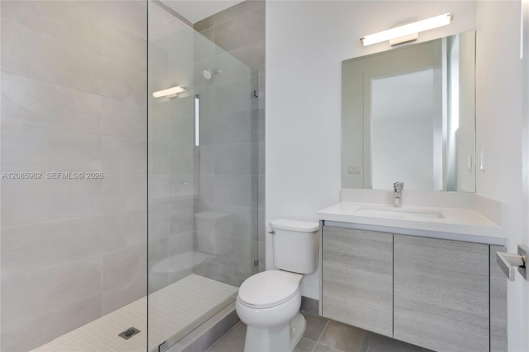 For Sale: $2,375,000 (5 beds, 5 baths, 3813 Square Feet)