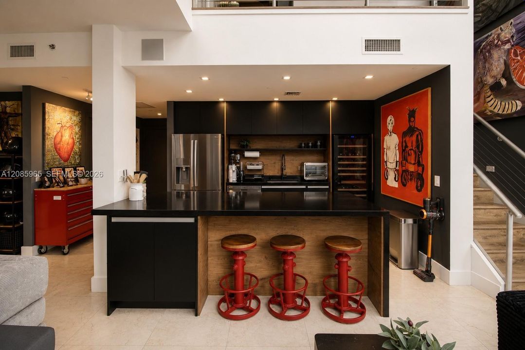 For Sale: $549,900 (1 beds, 2 baths, 1167 Square Feet)