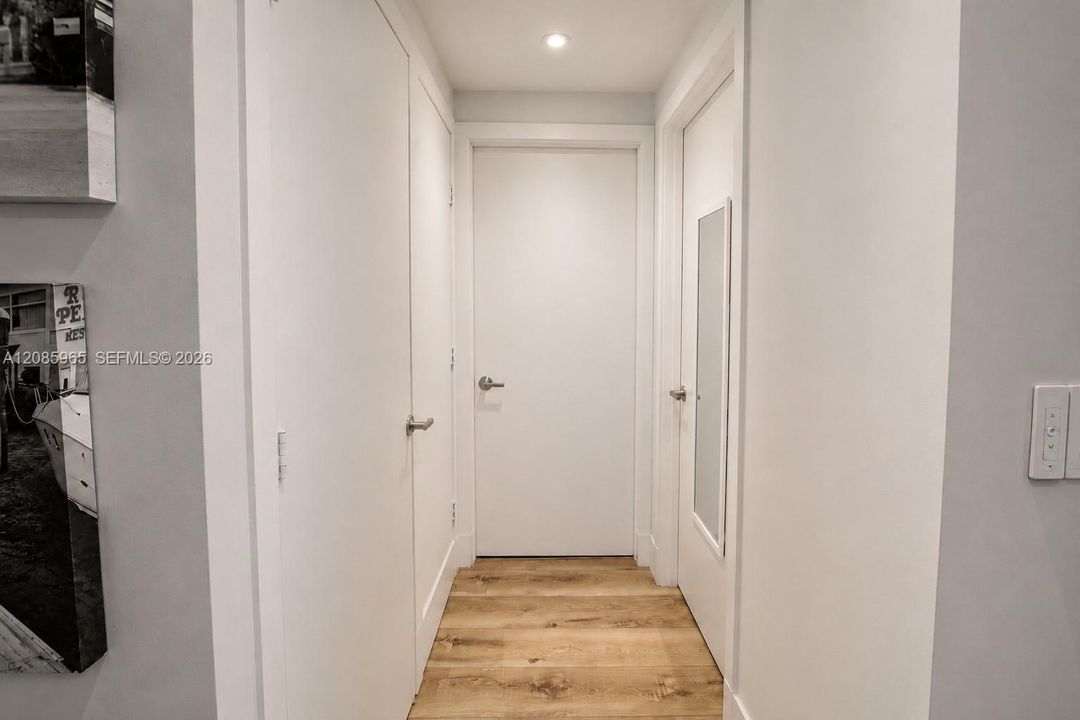 For Sale: $549,900 (1 beds, 2 baths, 1167 Square Feet)