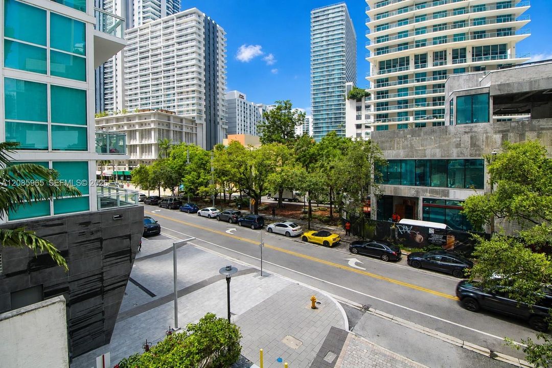 For Sale: $549,900 (1 beds, 2 baths, 1167 Square Feet)