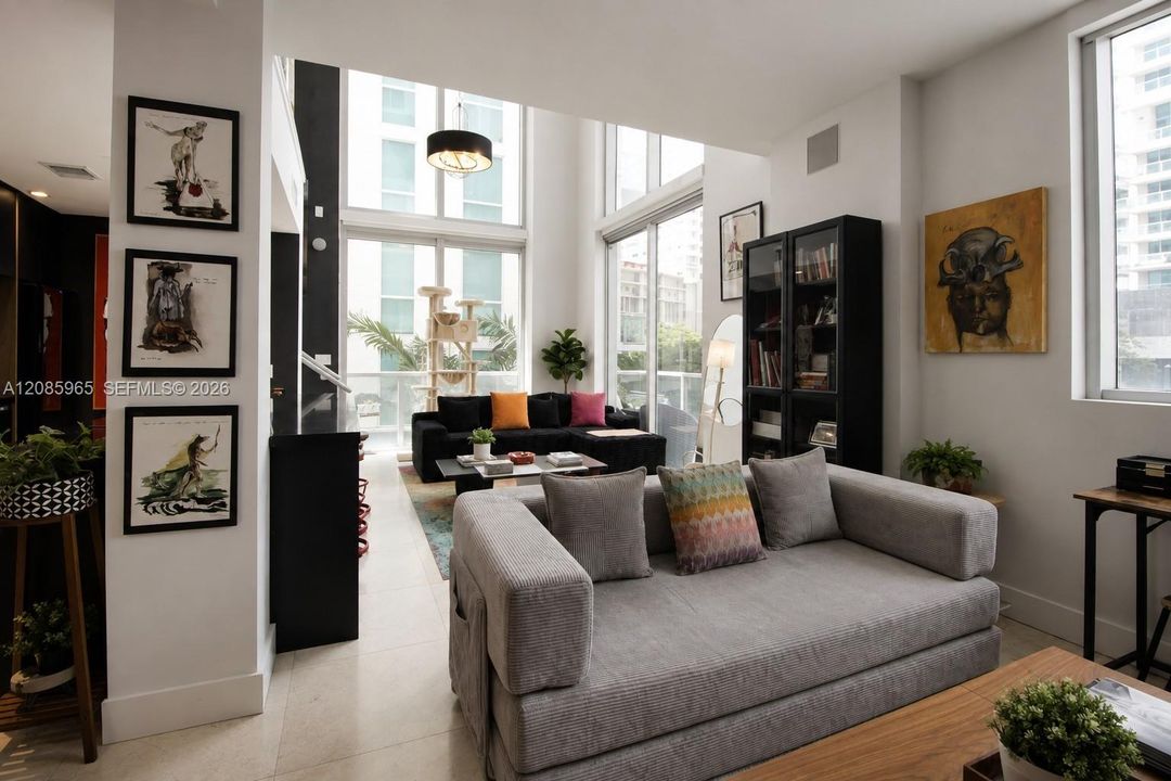 For Sale: $549,900 (1 beds, 2 baths, 1167 Square Feet)