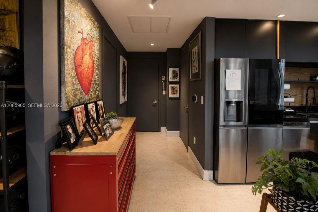 For Sale: $549,900 (1 beds, 2 baths, 1167 Square Feet)