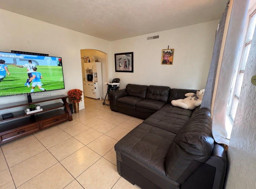 For Sale: $635,000 (3 beds, 2 baths, 1677 Square Feet)