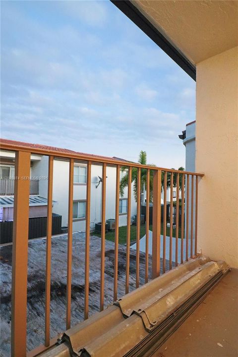 В аренду: $2,500 (2 спален, 2 ванн, 970 Квадратных фут)