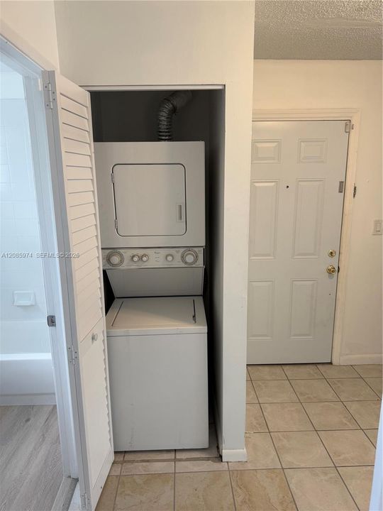 В аренду: $2,500 (2 спален, 2 ванн, 970 Квадратных фут)