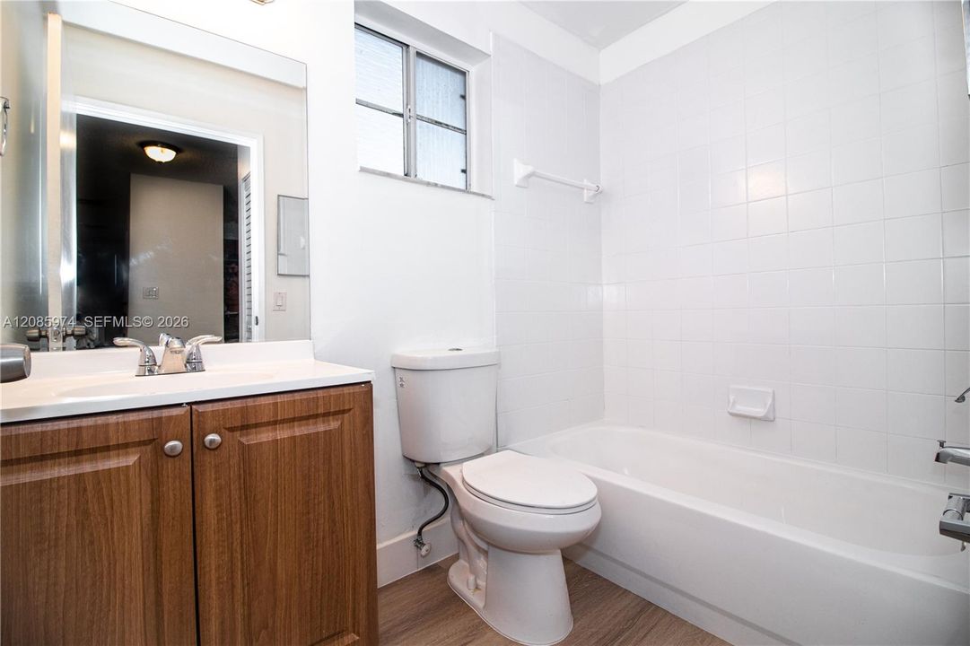 В аренду: $2,500 (2 спален, 2 ванн, 970 Квадратных фут)