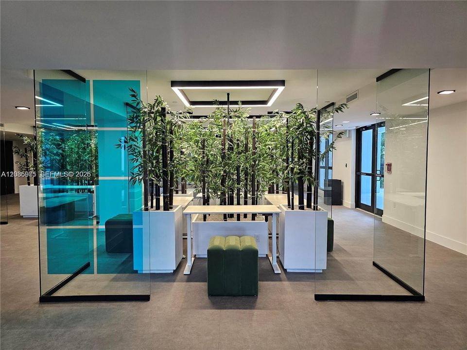 For Rent: $3,075 (1 beds, 1 baths, 969 Square Feet)