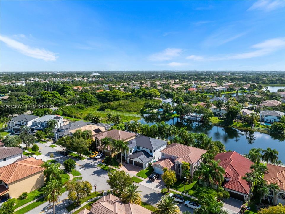 En Venta: $1,395,000 (4 camas, 2 baños, 3579 Pies cuadrados)
