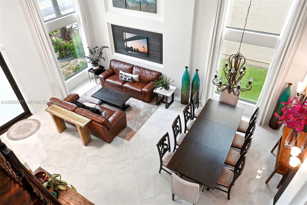 En Venta: $1,395,000 (4 camas, 2 baños, 3579 Pies cuadrados)