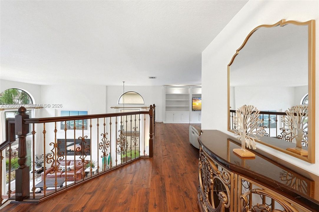En Venta: $1,395,000 (4 camas, 2 baños, 3579 Pies cuadrados)