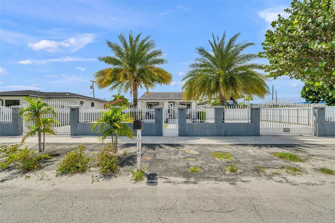 For Sale: $599,000 (0 beds, 0 baths, 1798 Square Feet)