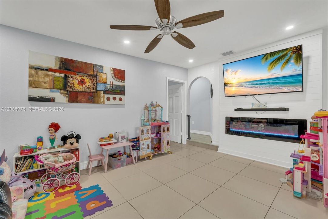For Sale: $599,000 (0 beds, 0 baths, 1798 Square Feet)