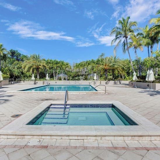 For Sale: $2,650,000 (3 beds, 3 baths, 2001 Square Feet)