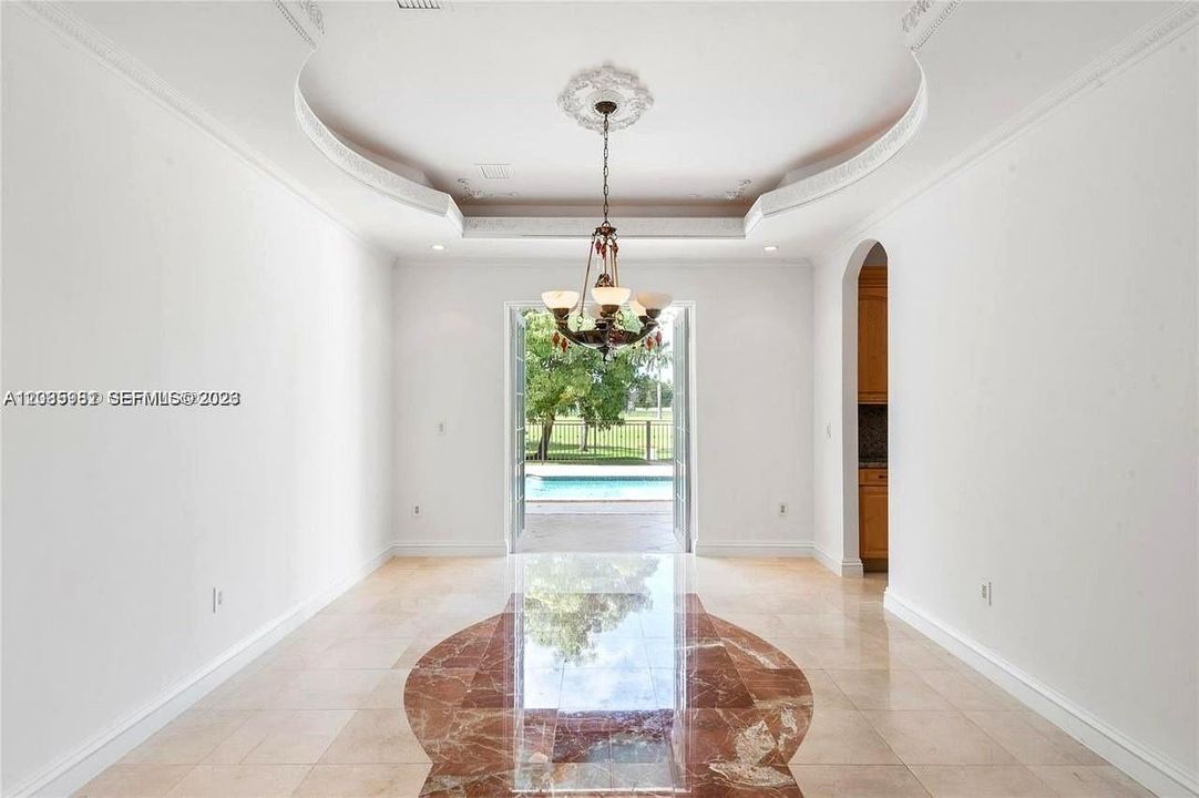 For Sale: $2,000,000 (4 beds, 5 baths, 4703 Square Feet)