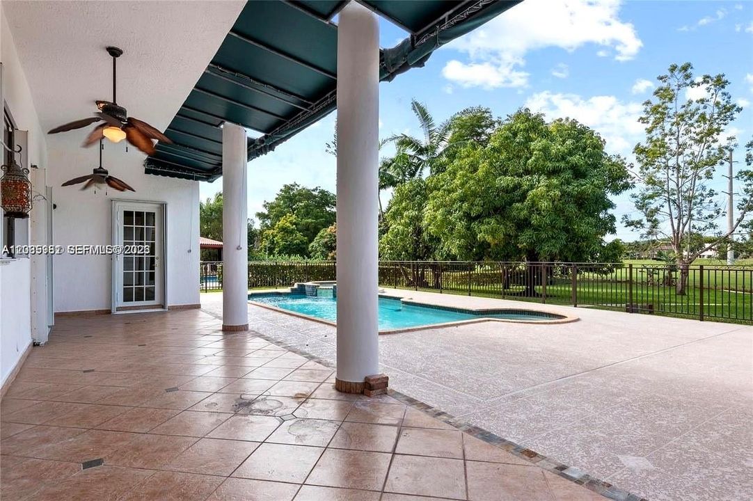 For Sale: $2,000,000 (4 beds, 5 baths, 4703 Square Feet)