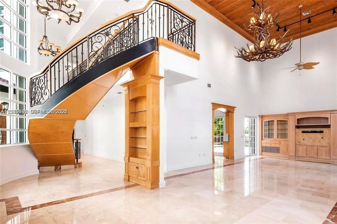 For Sale: $2,000,000 (4 beds, 5 baths, 4703 Square Feet)