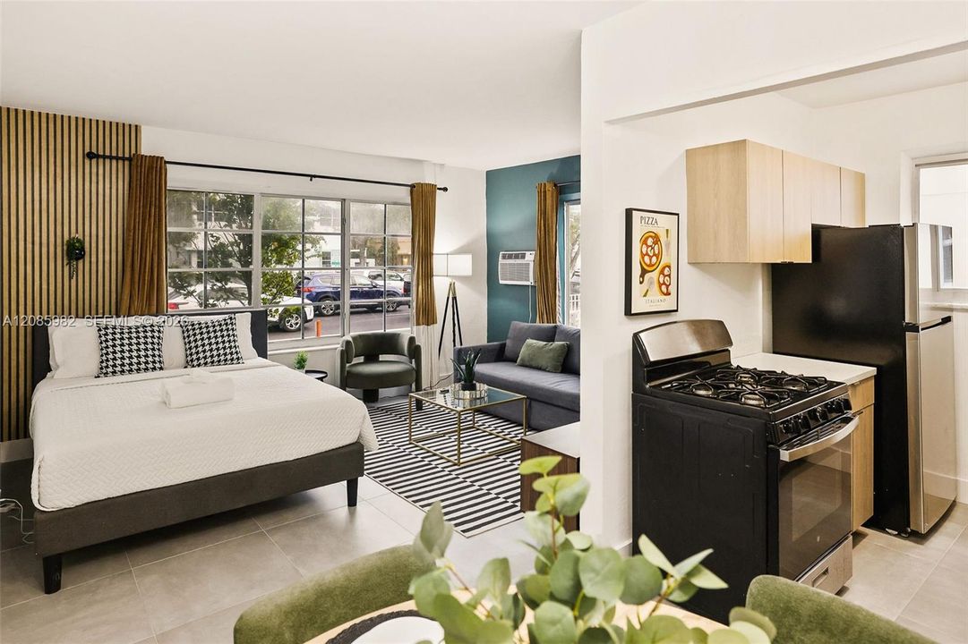 For Rent: $1,950 (1 beds, 1 baths, 10880 Square Feet)