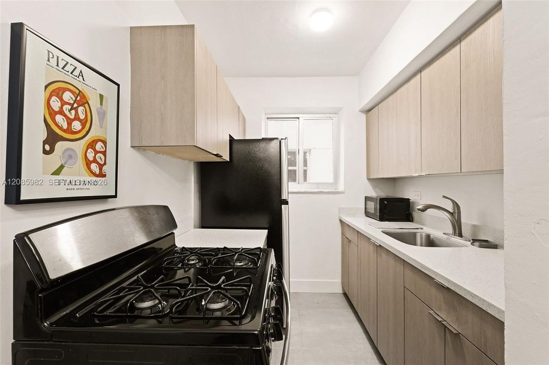 For Rent: $1,950 (1 beds, 1 baths, 10880 Square Feet)