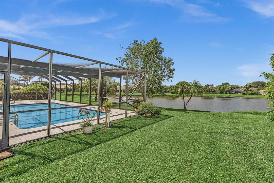 Spacious lot with lake view