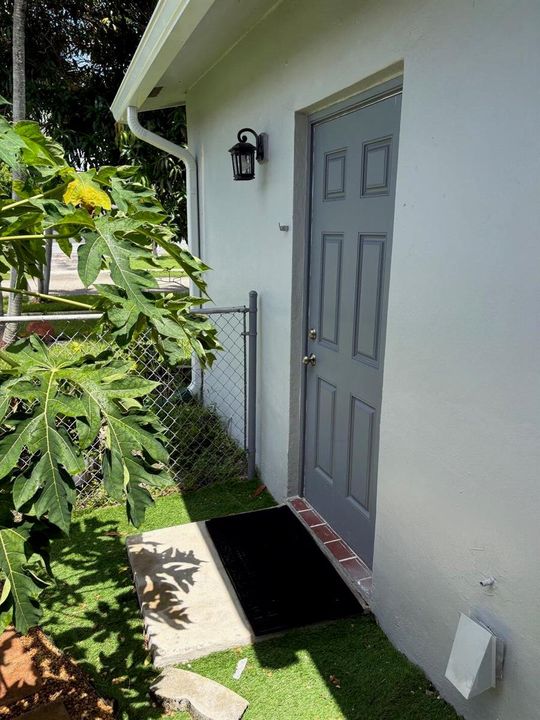 side house 6