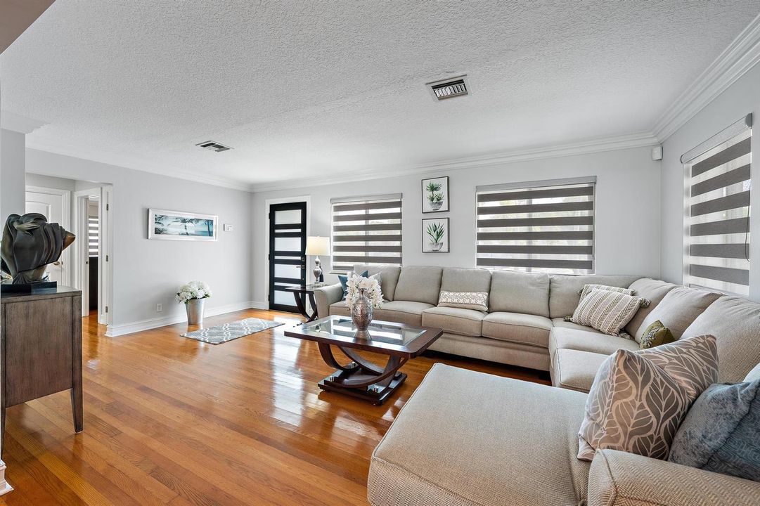 243 Gray St-10
