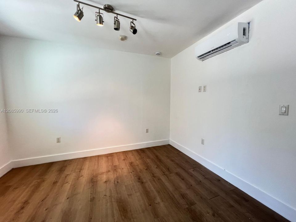 En Renta: $1,400 (0 camas, 1 baños, 0 Pies cuadrados)