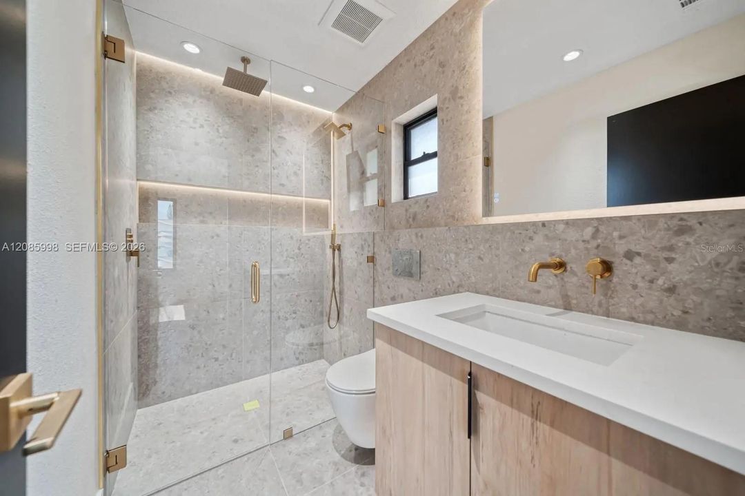 For Sale: $629,999 (3 beds, 2 baths, 1594 Square Feet)