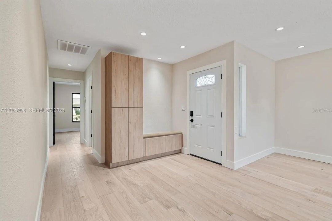 For Sale: $629,999 (3 beds, 2 baths, 1594 Square Feet)