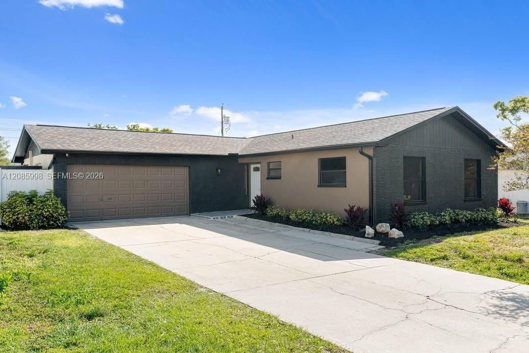 For Sale: $629,999 (3 beds, 2 baths, 1594 Square Feet)