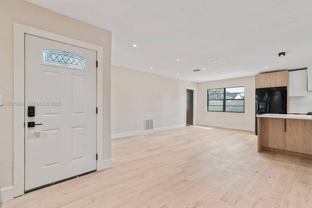 For Sale: $629,999 (3 beds, 2 baths, 1594 Square Feet)