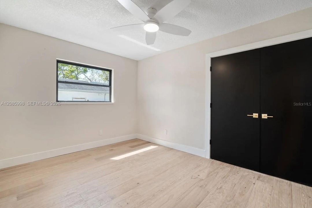 For Sale: $629,999 (3 beds, 2 baths, 1594 Square Feet)