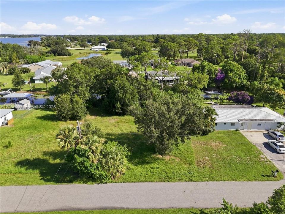 На продажу: $49,500 (0.23 acres)