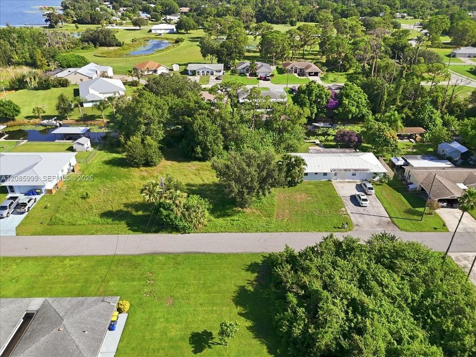 На продажу: $49,500 (0.23 acres)