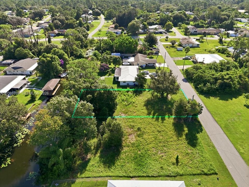 На продажу: $49,500 (0.23 acres)