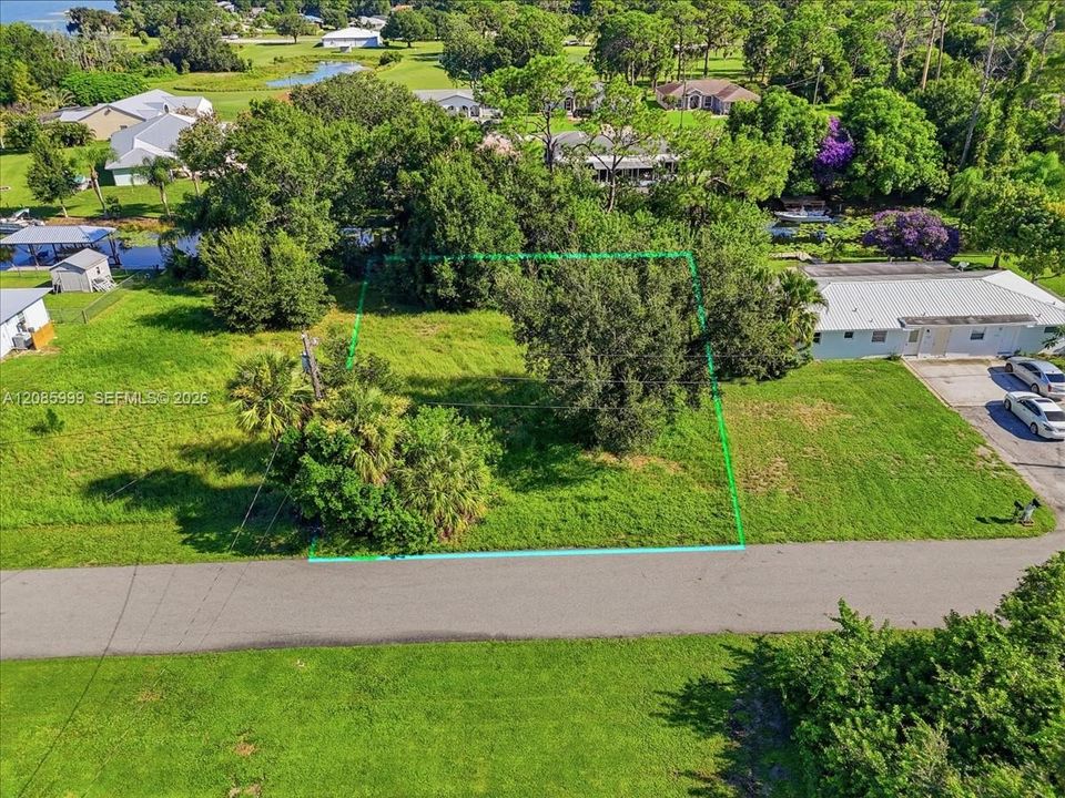 На продажу: $49,500 (0.23 acres)