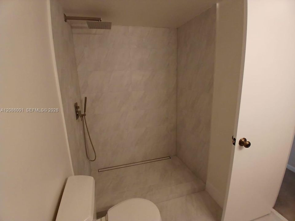 В аренду: $2,400 (2 спален, 1 ванн, 1018 Квадратных фут)