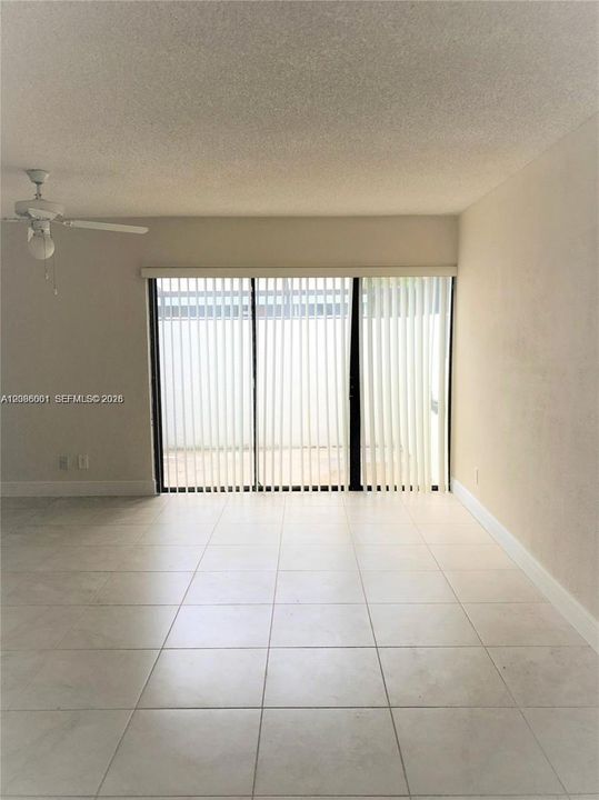 В аренду: $2,400 (2 спален, 1 ванн, 1018 Квадратных фут)