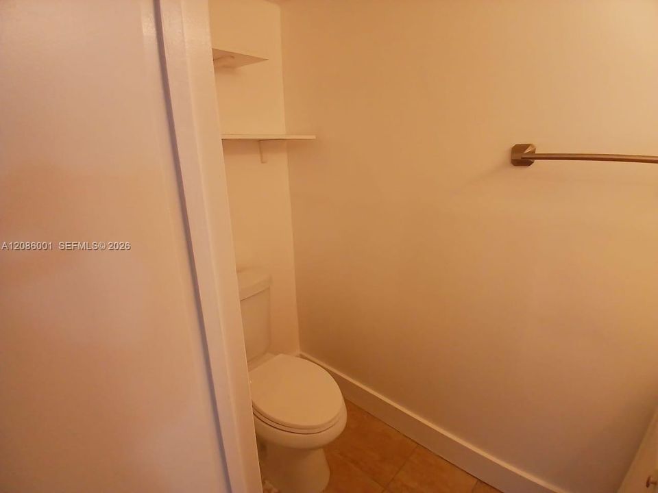 В аренду: $2,400 (2 спален, 1 ванн, 1018 Квадратных фут)