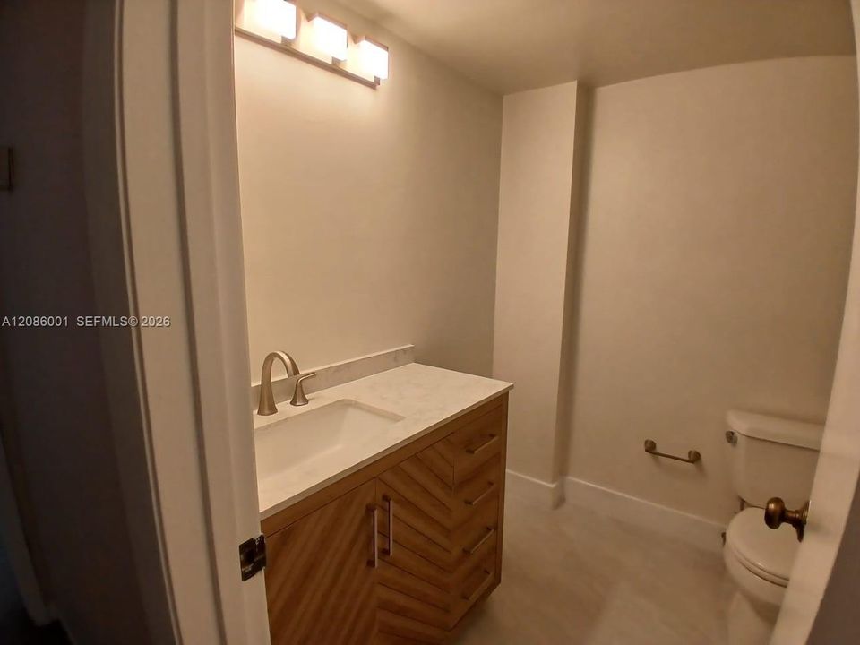 В аренду: $2,400 (2 спален, 1 ванн, 1018 Квадратных фут)