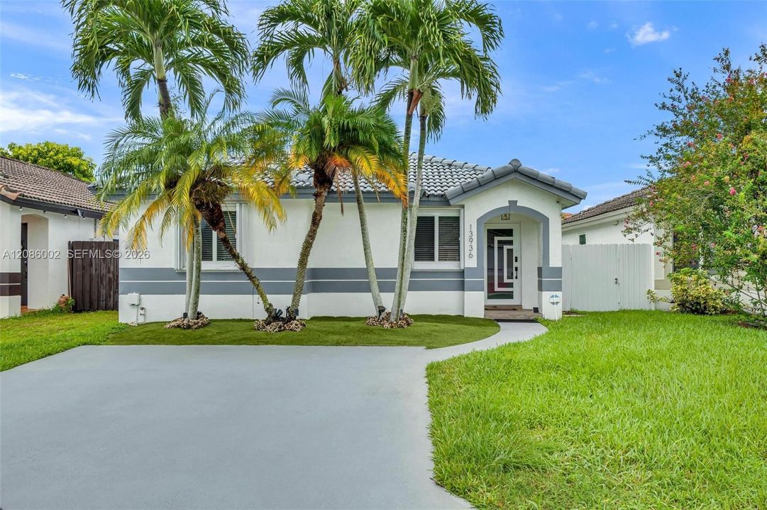 For Sale: $550,997 (3 beds, 2 baths, 1385 Square Feet)